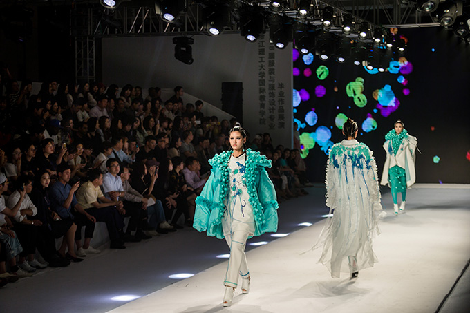 每年最受企业关注的mk官方网站_mk（中国）服装秀开场了！