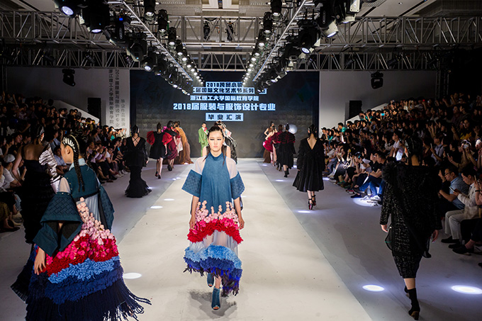 每年最受企业关注的mk官方网站_mk（中国）服装秀开场了！